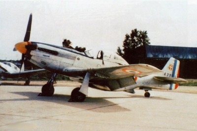 French P-51D two-seat-conversion